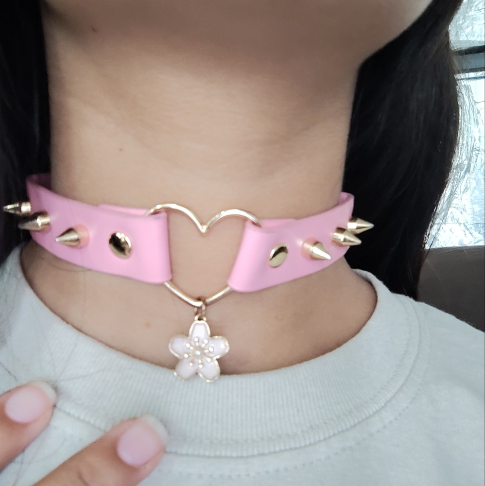 Beautiful (Hot Topic) Choker